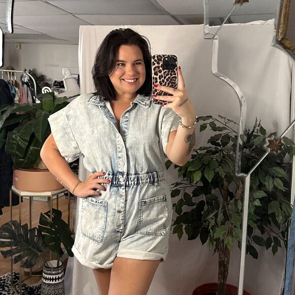 Blank NYC Acid Wash Denim Short Sleeve Romper Size Medium